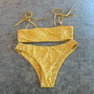 RUMWE yellow size small bikini. {1126}